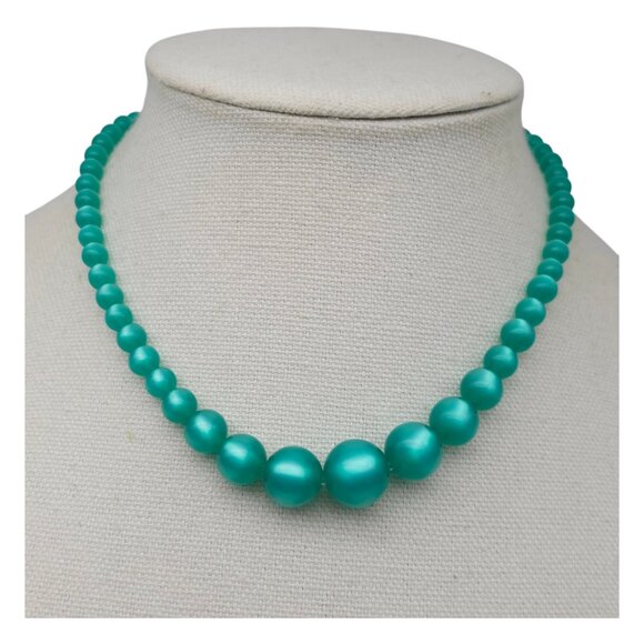 Vintage Green Lucite Moonglow Women's Necklace 15" Graduated Bead Bow Clasp Y4 - Picture 1 of 8